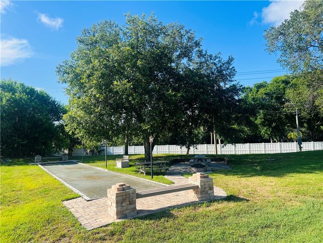 8C - 1123 Breezy Way, House attached with 2 bedrooms, 2 bathrooms and null parking in Sebastian FL | Image 18