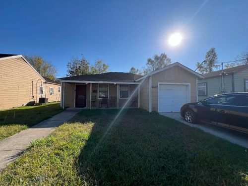 2225 Earl St, Beaumont, TX, 77703-3409 | Card Image