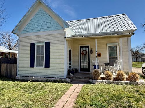 305 S Live Oak St, Hico, TX, 76457-6419 | Card Image