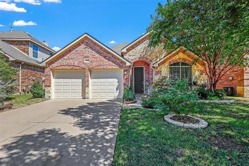 7067 Nantucket Way, Grand Prairie, TX, 75054-7235 | Card Image