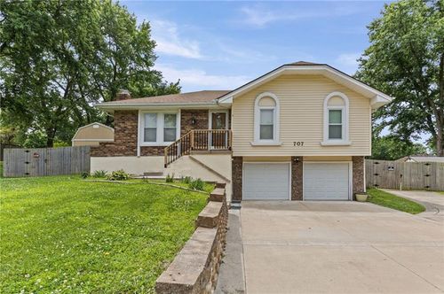 707 Ne 115th Ter, Kansas City, MO, 64155-1217 | Card Image