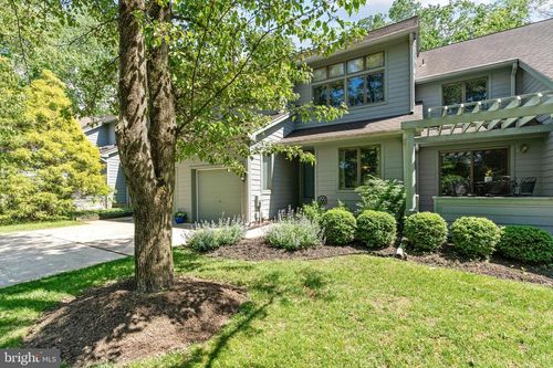 3 Crofton Ct, LAMBERTVILLE, NJ, 08530-1033 | Card Image