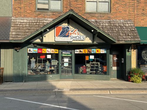 207 Main Ave S, Park Rapids, MN, 56470-1517 | Card Image
