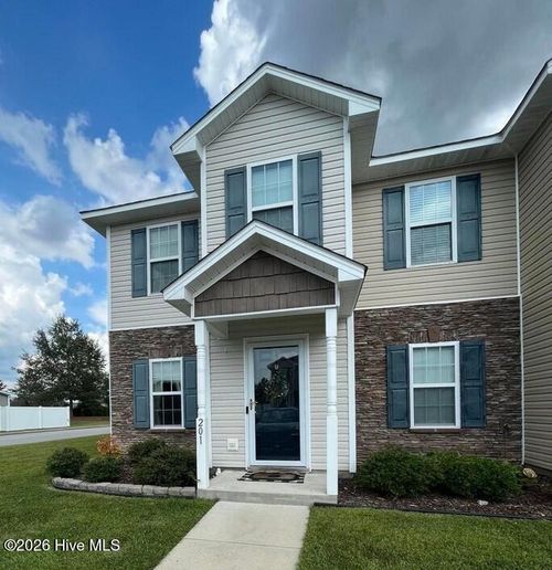 201 Glen Cannon Dr, Jacksonville, NC, 28546-8416 | Card Image