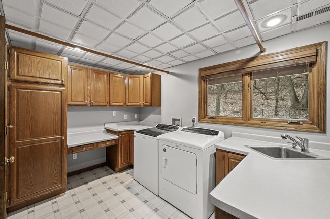 613 Chateau Cir, House other with 5 bedrooms, 3 bathrooms and null parking in Burnsville MN | Image 51