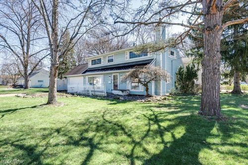 22 Van Doren Dr, Cuyahoga Falls, OH, 44221-1132 | Card Image