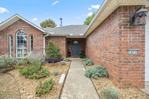 1471 N Genoa Ave, Fayetteville, AR, 72704-5554 | Card Image