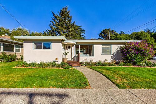 807 16th St, Fortuna, CA, 95540-2123 | Card Image