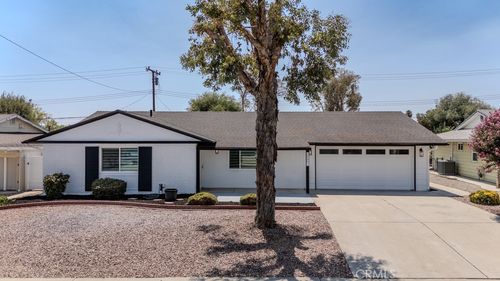 28881 W Worcester Rd, Menifee, CA, 92586-2680 | Card Image