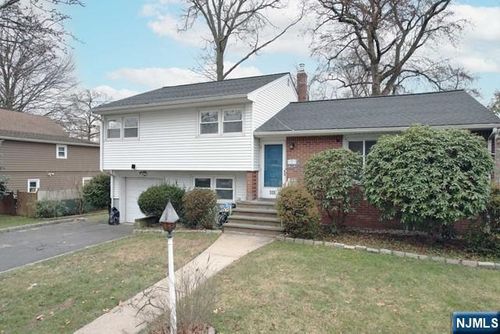 328 Graphic Blvd, New Milford, NJ, 07646-2131 | Card Image