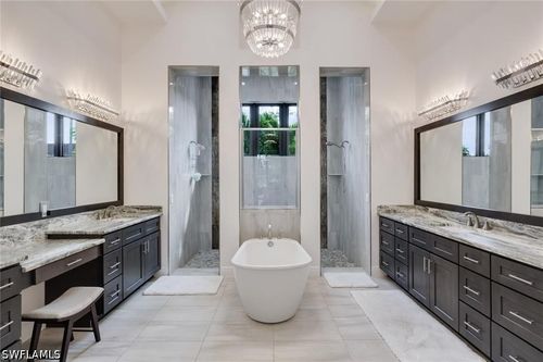 6423 Livingston Woods Ln, NAPLES, FL, 34109-3827 | Card Image