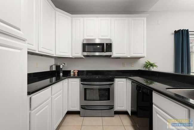 1404 - 301 E Houston St, Condo with 3 bedrooms, 2 bathrooms and null parking in Port Isabel TX | Image 7