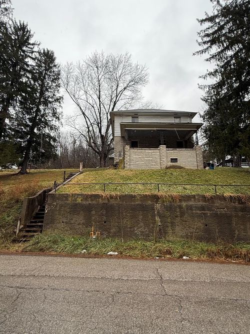 142 Pennsylvania Ave, Cameron, WV, 26033-9778 | Card Image