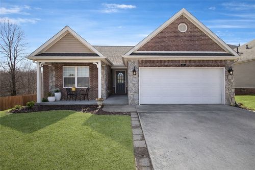 37 Valley View Cir, Bentonville, AR, 72712-7517 | Card Image