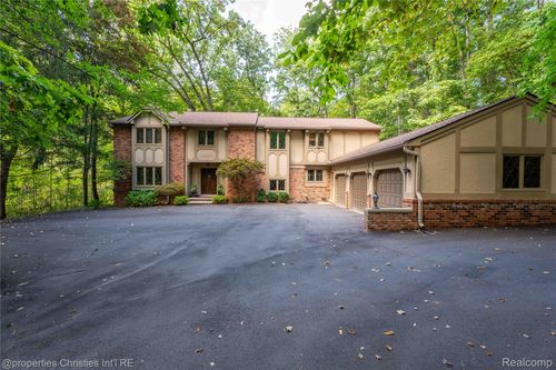 1100 Bretton Ln, Bloomfield Hills, MI, 48304-2912 | Card Image