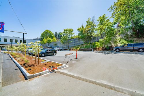 116-1 Commercial St, Nanaimo, BC, V9R5J8 | Card Image
