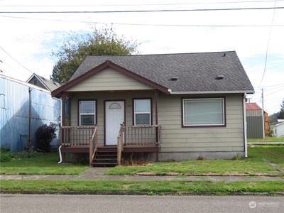 108 S 2nd Street, House other with 3 bedrooms, 1 bathrooms and null parking in Elma WA | Image 2