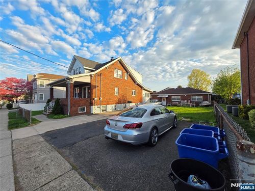 41 Charles St, Lodi, NJ, 07644-1539 | Card Image