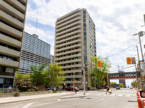 404-200 Bay St, Ottawa, ON, K1R7W8 | Card Image