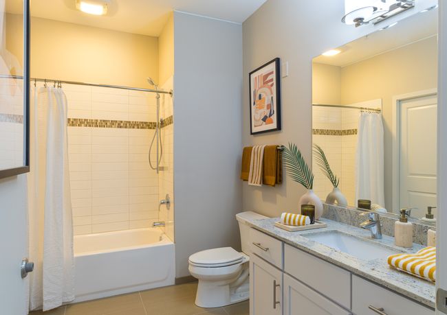 APT-304 - 255 N Addison Ave, Condo with 2 bedrooms, 2 bathrooms and 332 parking in Elmhurst IL | Image 7