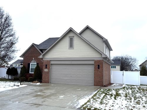 19468 Sexton St, Rockwood, MI, 48173-9309 | Card Image