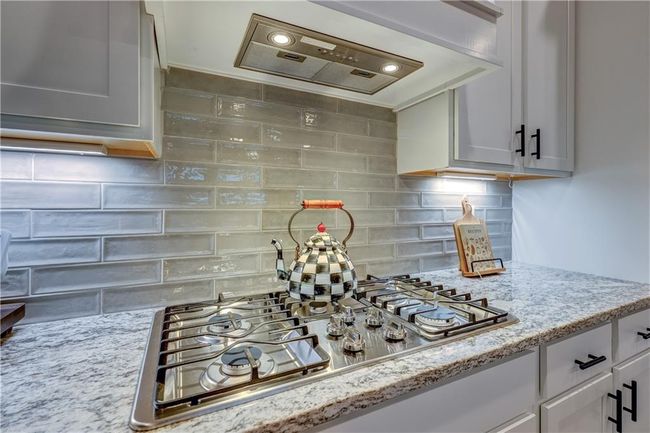 7526 Apache Rd, House other with 4 bedrooms, 3 bathrooms and null parking in Shawnee KS | Image 5