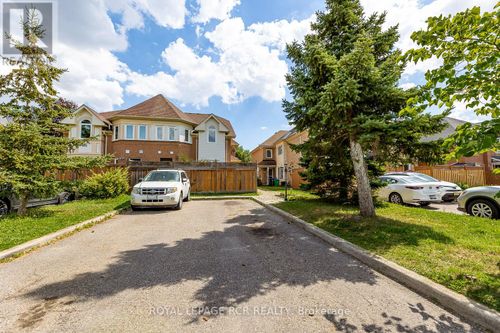 198 Pressed Brick Dr, Brampton, ON, L6V4K7 | Card Image