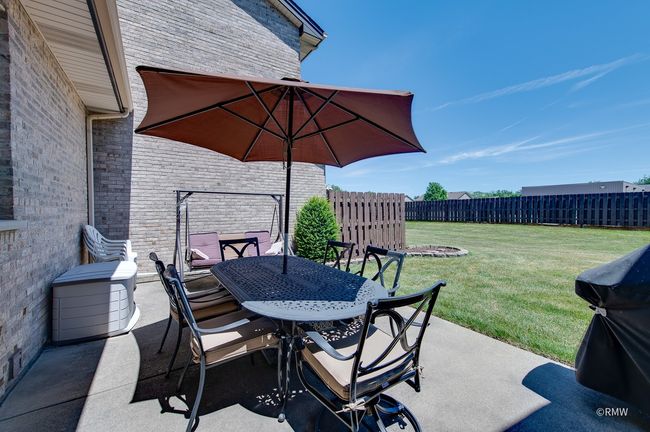347 Saint Andrews Dr, Townhouse with 3 bedrooms, 4 bathrooms and 7 parking in Wood Dale IL | Image 33