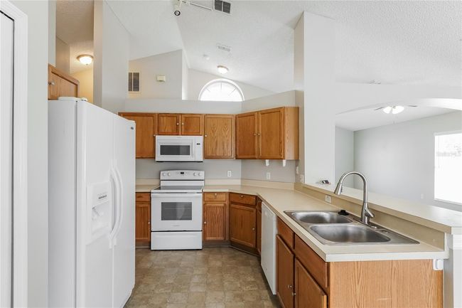 5120 Violet Ln, House other with 3 bedrooms, 2 bathrooms and null parking in Kissimmee FL | Image 6