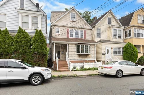 202 Windsor St, Kearny, NJ, 07032-2170 | Card Image
