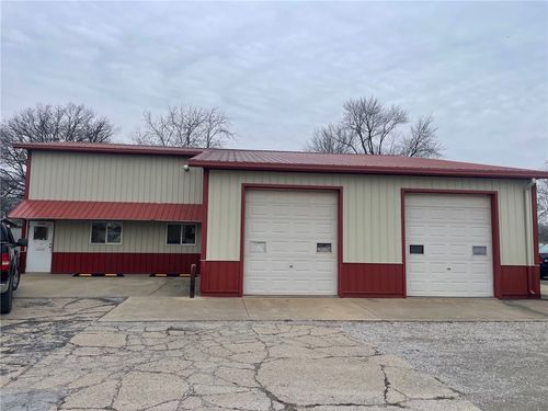 107 E Cumberland Rd, Altamont, IL, 62411-1272 | Card Image