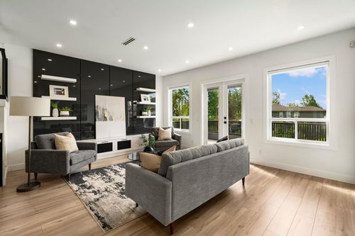 21050 72 Ave, Langley, BC, V2Y2R6 | Card Image