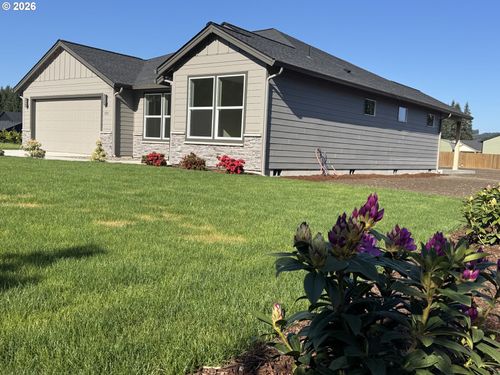 121 Gassman Rd, Castle Rock, WA, 98611-8815 | Card Image