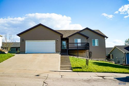 814 Ridgeview St, Belle Fourche, SD, 57717-4401 | Card Image