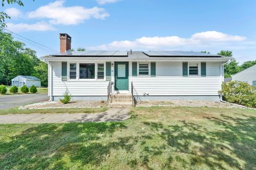 82 Basswood Dr, Middletown, CT, 06457-2053 | Card Image