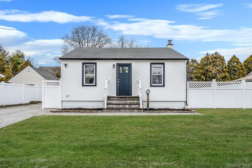 24 Forest Ave, West Babylon, NY, 11704-5129 | Card Image
