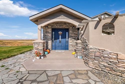 560 Riverview Dr, Gooding, ID, 83330-5096 | Card Image