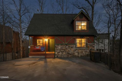 2813 Forrest Way, Pigeon Forge, TN, 37863-4280 | Card Image