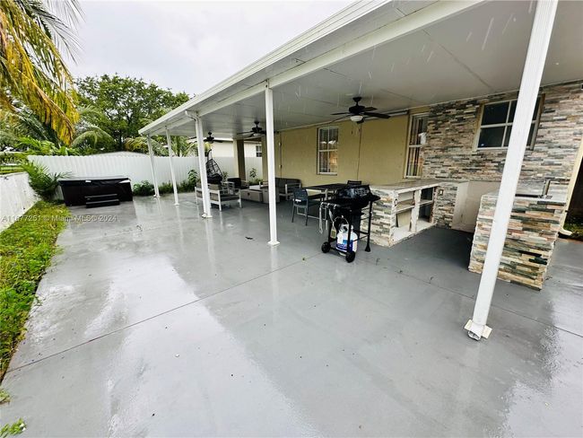 10886 Sw 242 Nd St, House other with 4 bedrooms, 2 bathrooms and null parking in Homestead FL | Image 37
