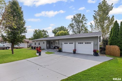 521 Marquis Ave, Centralia, IL, 62801-4309 | Card Image