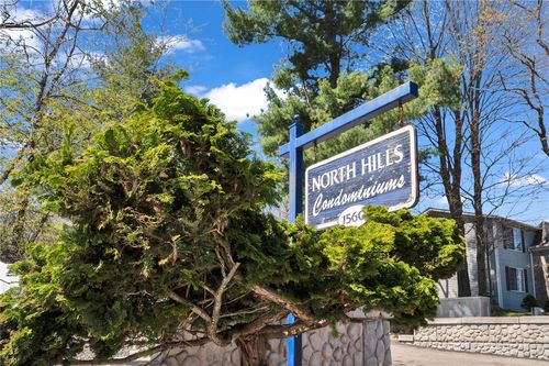 f73-1560 Douglas Ave, North Providence, RI, 02904-3863 | Card Image