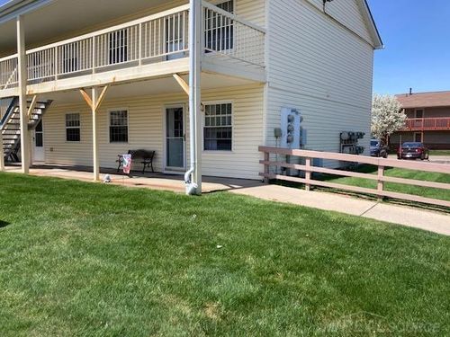 20883 Flora St, Roseville, MI, 48066-4582 | Card Image