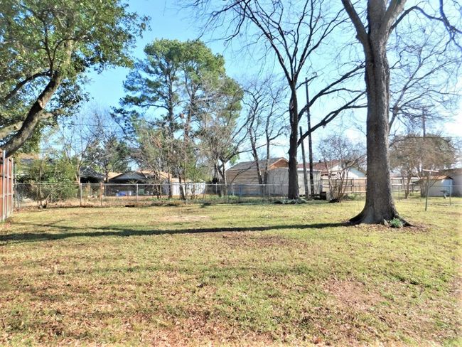 2006 Shawnee St, House other with 3 bedrooms, 2 bathrooms and null parking in Denton TX | Image 22