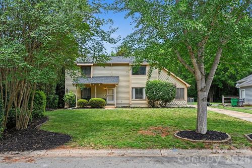 611 Mattingwood Dr, Charlotte, NC, 28270-1081 | Card Image