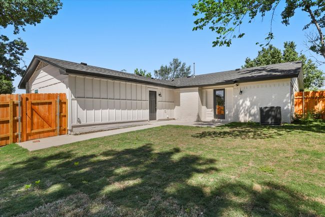 3932 Twin Falls St, House other with 4 bedrooms, 2 bathrooms and null parking in Irving TX | Image 24