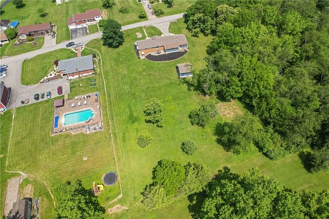 160 Sonnie Dr, House other with 3 bedrooms, 2 bathrooms and 6 parking in Crabtree PA | Image 34