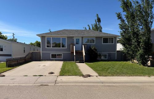 127 2 Avenue N, Vauxhall, AB, T0K2K0 | Card Image