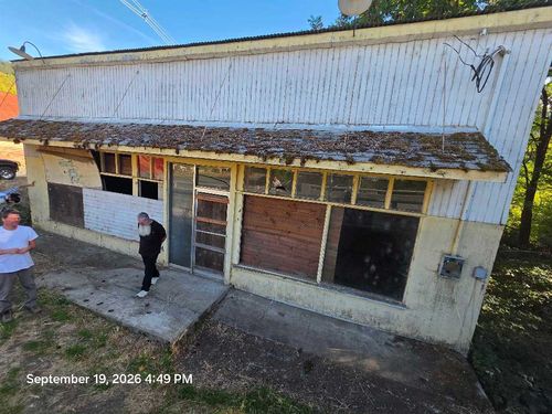 23 Indian Creek Rd, Happy Camp, CA, 96039-8056 | Card Image