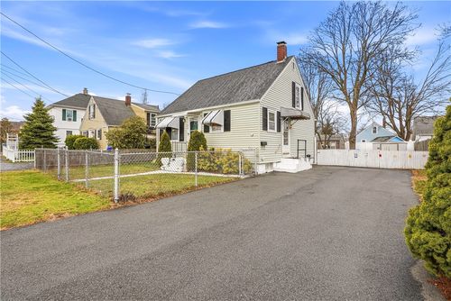26 Pembroke Ave, Pawtucket, RI, 02860-6414 | Card Image