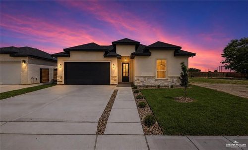 900 Magnolia St, Mission, TX, 78573-2850 | Card Image